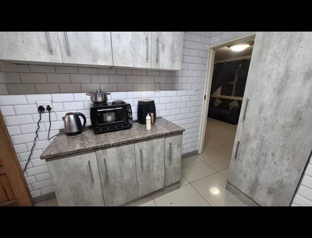 3 BEDROOM FREEHOLD FOR SALE IN WOODLANDS